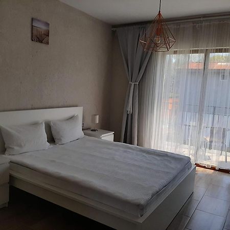 فندق Casa Orhideea كوستِنيست المظهر الخارجي الصورة