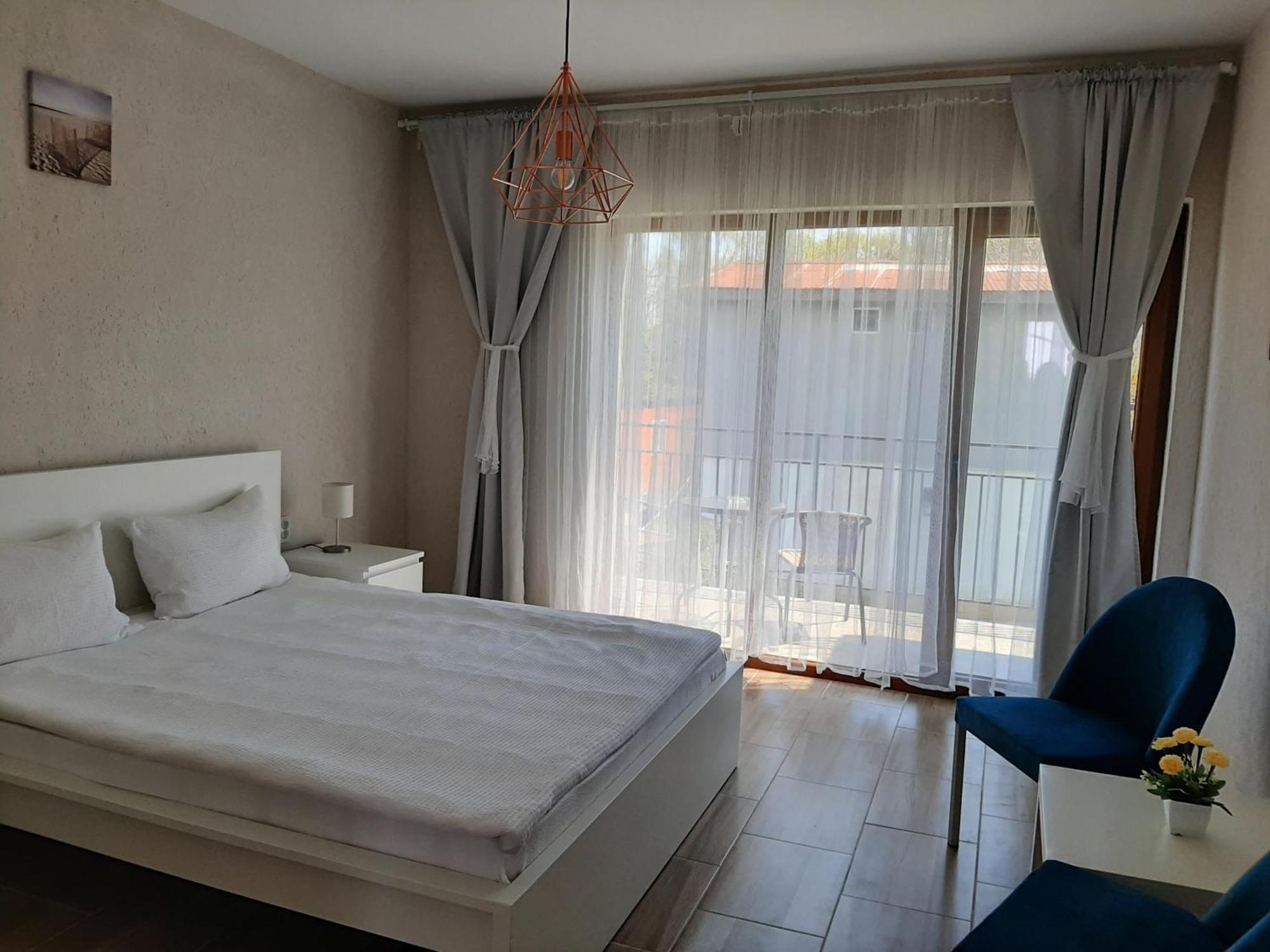 فندق Casa Orhideea كوستِنيست المظهر الخارجي الصورة
