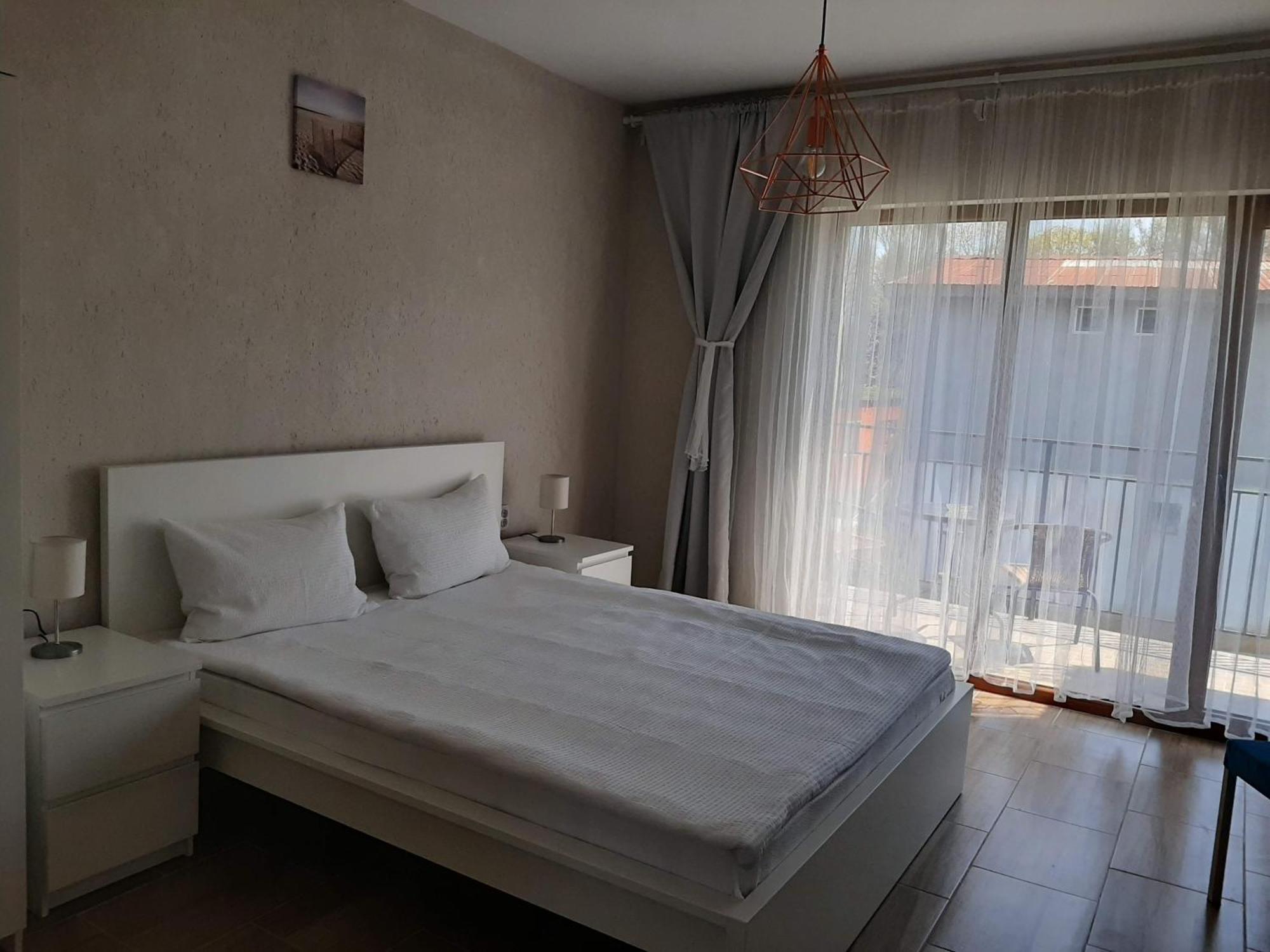 فندق Casa Orhideea كوستِنيست المظهر الخارجي الصورة